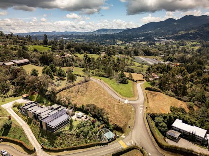 Lote en venta en San Nicolas, La Ceja, 2591 m² · foto 3 de 7