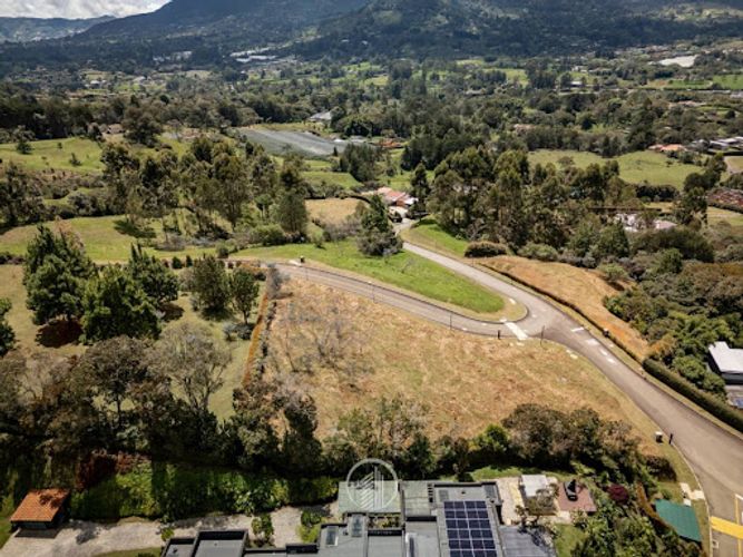 Lote en venta en San Nicolas, La Ceja, 2591 m² · foto 4 de 7