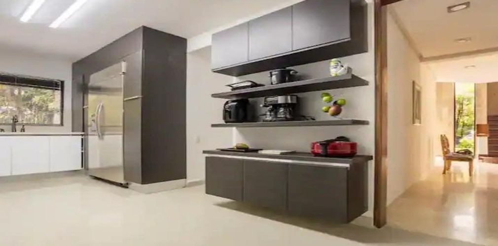 Casa de 5 alcobas en venta en Los Balsos, Medellín, 640 m² · foto 3 de 8