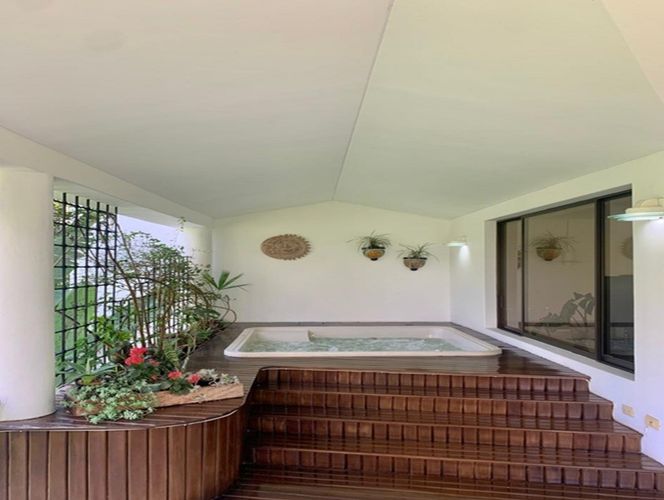 Casa de 5 alcobas en venta en Los Balsos, Medellín, 640 m² · foto 7 de 8