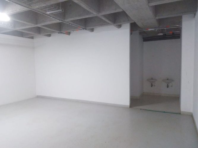 Bodega en arriendo en Camparola, Itagüí, 1000 m² · foto 4 de 15