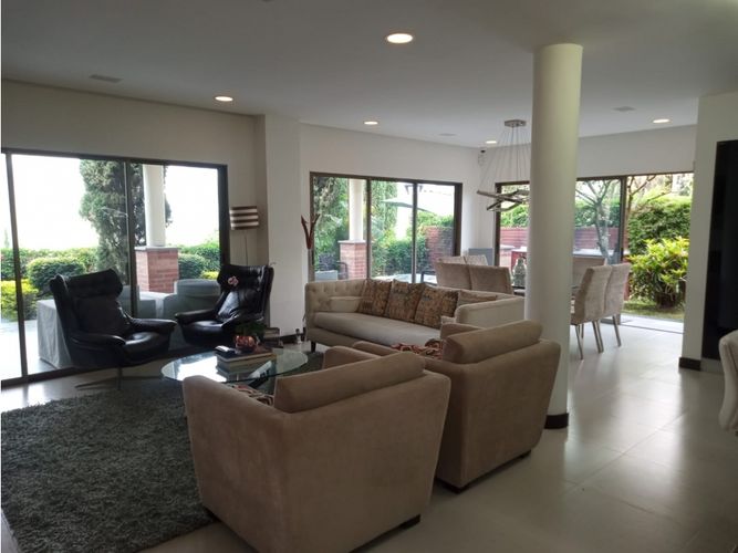 Casa de 4 alcobas en venta en La Doctora, Sabaneta, 350 m² · foto 2 de 13