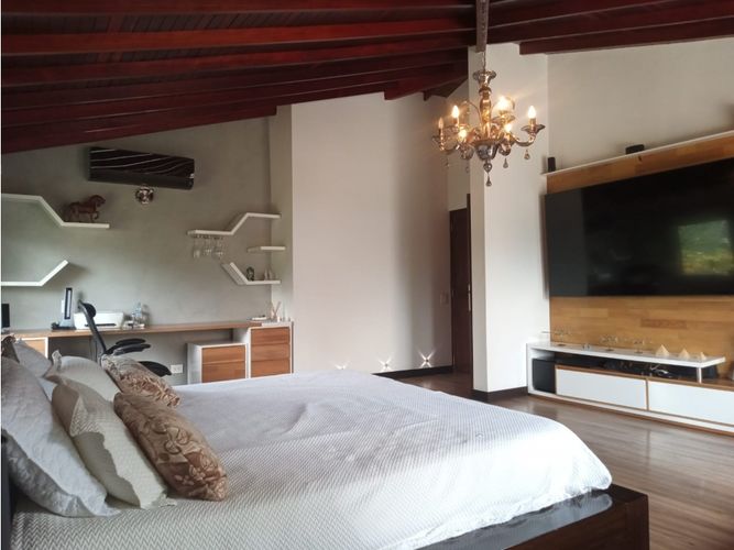 Casa de 4 alcobas en venta en La Doctora, Sabaneta, 350 m² · foto 7 de 13