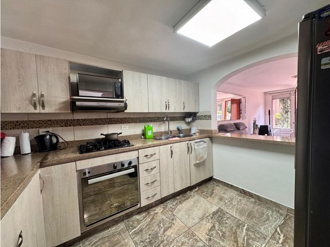Casa de 4 alcobas en venta en La Florida, Sabaneta, 220 m² · foto 4 de 18