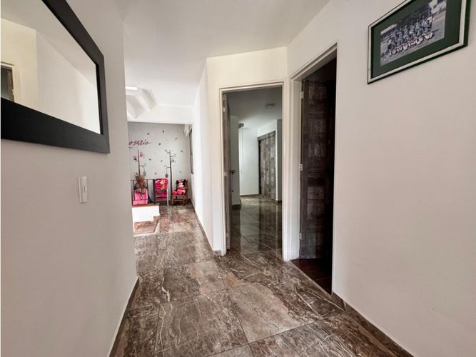 Casa de 4 alcobas en venta en La Florida, Sabaneta, 220 m² · foto 8 de 18
