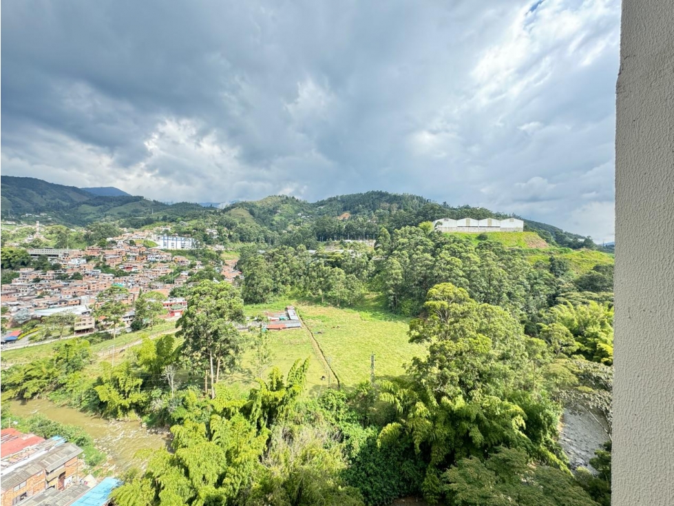 Apartamento en venta en La Tablaza, La Estrella · foto 2 de 13