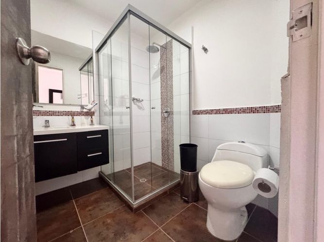 Casa de 4 alcobas en venta en La Florida, Sabaneta, 220 m² · foto 9 de 18