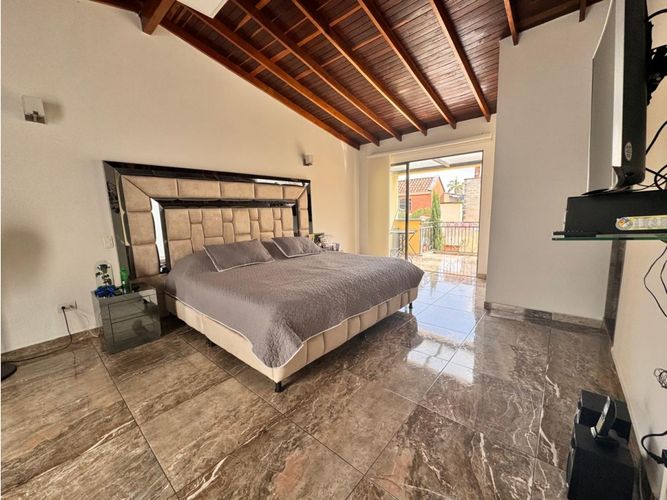 Casa de 4 alcobas en venta en La Florida, Sabaneta, 220 m² · foto 10 de 18