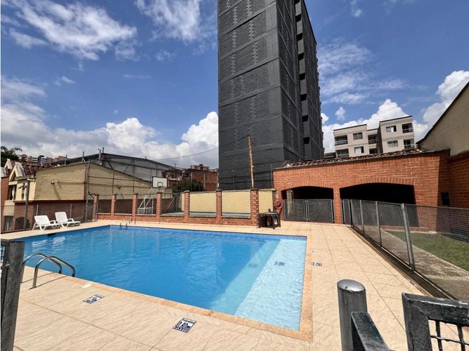 Casa de 4 alcobas en venta en La Florida, Sabaneta, 220 m² · foto 16 de 18