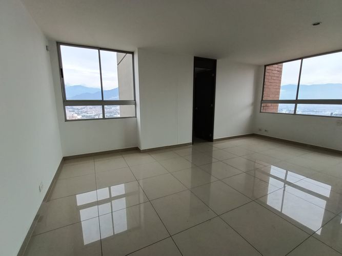 Apartamento de 3 alcobas en arriendo en El Poblado, Medellín, 207 m² · foto 9 de 20