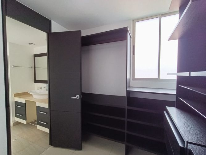 Apartamento de 3 alcobas en arriendo en El Poblado, Medellín, 207 m² · foto 12 de 20