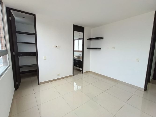 Apartamento de 3 alcobas en arriendo en El Poblado, Medellín, 207 m² · foto 14 de 20