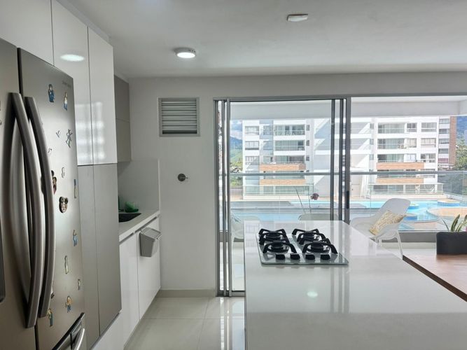 Apartamento de 3 alcobas en venta en Camparola, Itagüí, 88 m² · foto 8 de 16