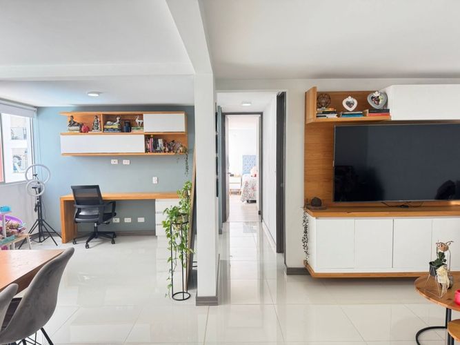 Apartamento de 3 alcobas en venta en Camparola, Itagüí, 88 m² · foto 3 de 16