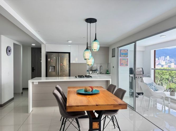 Apartamento de 3 alcobas en venta en Camparola, Itagüí, 88 m² · foto 2 de 16