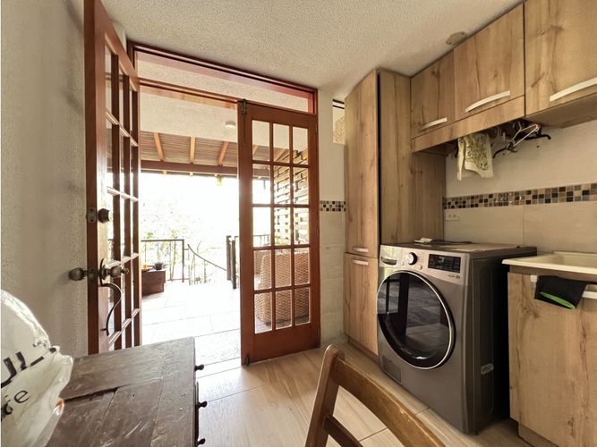 Casa de 4 alcobas en venta en La Sebastiana, Envigado, 300 m² · foto 4 de 24