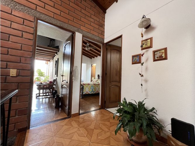 Casa de 4 alcobas en venta en La Sebastiana, Envigado, 300 m² · foto 9 de 24