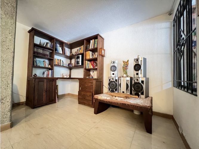 Casa de 4 alcobas en venta en La Sebastiana, Envigado, 300 m² · foto 13 de 24