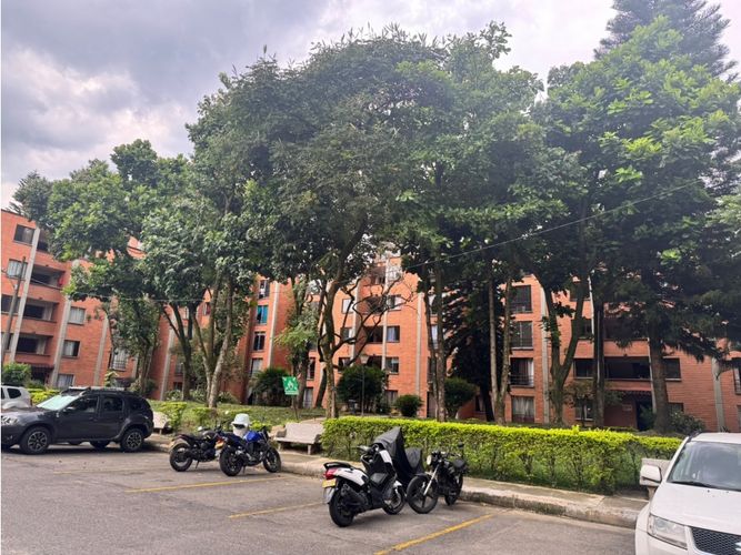 Apartamento de 3 alcobas en venta en Viviendas Del Sur, Itagüí, 74 m² · foto 8 de 15