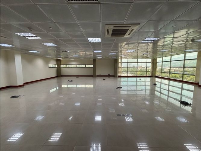 Oficina en arriendo en Villa Carlota, Medellín, 180 m² · foto 2 de 7