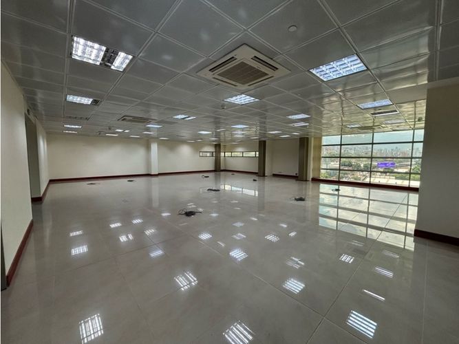 Oficina en arriendo en Villa Carlota, Medellín, 180 m² · foto 3 de 7