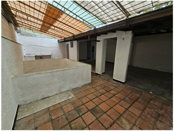Local en arriendo en Conquistadores, Medellín, 350 m² · foto 9 de 10