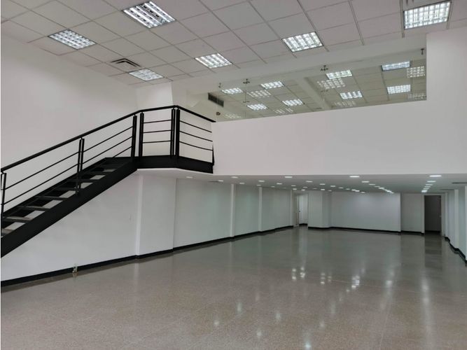 Local en arriendo en Shellmar, Medellín, 316 m² · foto 2 de 8