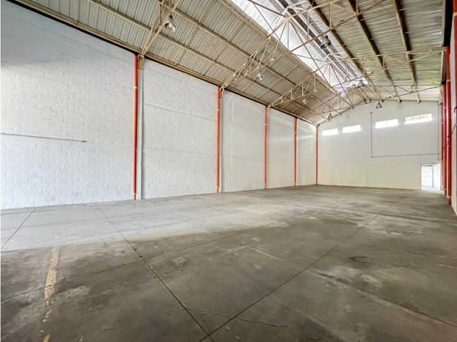 Bodega en arriendo en San Agustin Industrial, Sabaneta, 673 m² · foto 4 de 14
