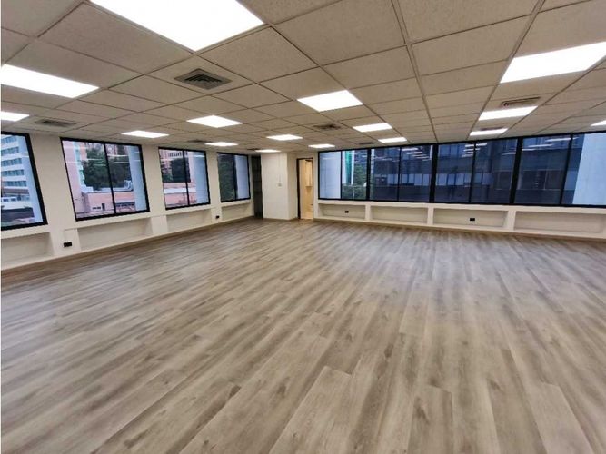 Oficina en arriendo en Patio Bonito, Medellín, 125 m² · foto 3 de 18