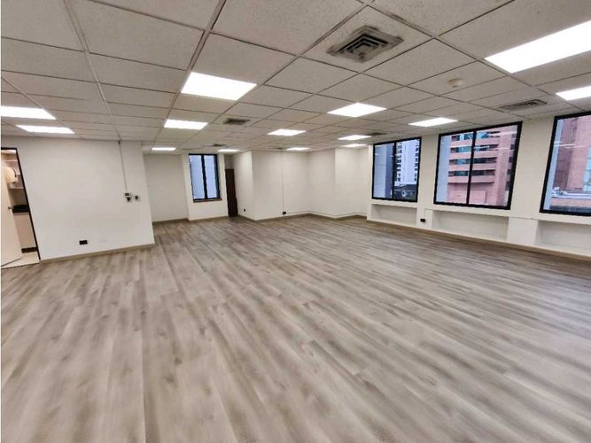 Oficina en arriendo en Patio Bonito, Medellín, 125 m² · foto 4 de 18