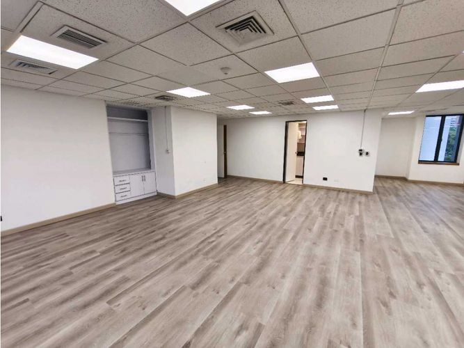 Oficina en arriendo en Patio Bonito, Medellín, 125 m² · foto 5 de 18