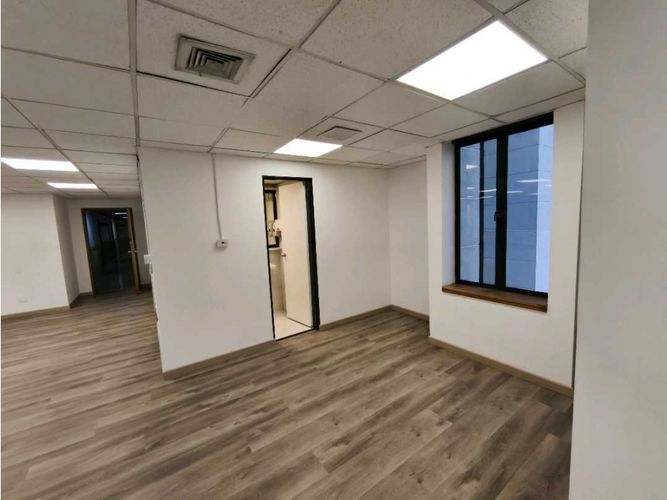 Oficina en arriendo en Patio Bonito, Medellín, 125 m² · foto 12 de 18