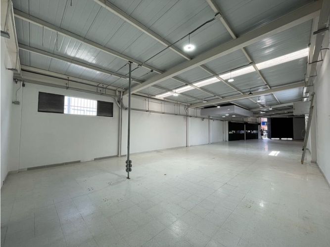 Local en arriendo en San Gabriel, Medellín, 285 m² · foto 6 de 10