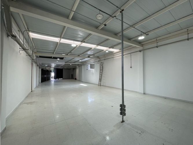 Local en arriendo en San Gabriel, Medellín, 285 m² · foto 8 de 10