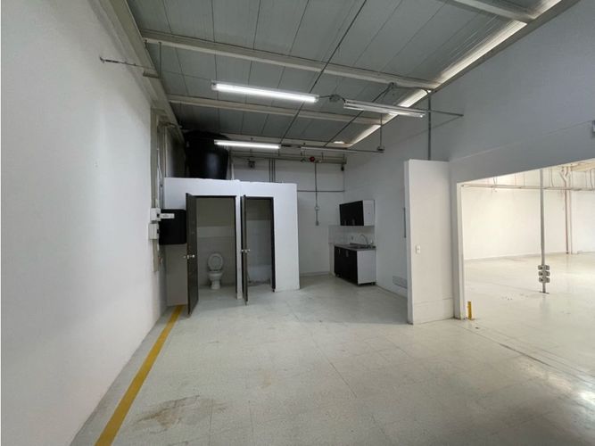 Local en arriendo en San Gabriel, Medellín, 285 m² · foto 9 de 10