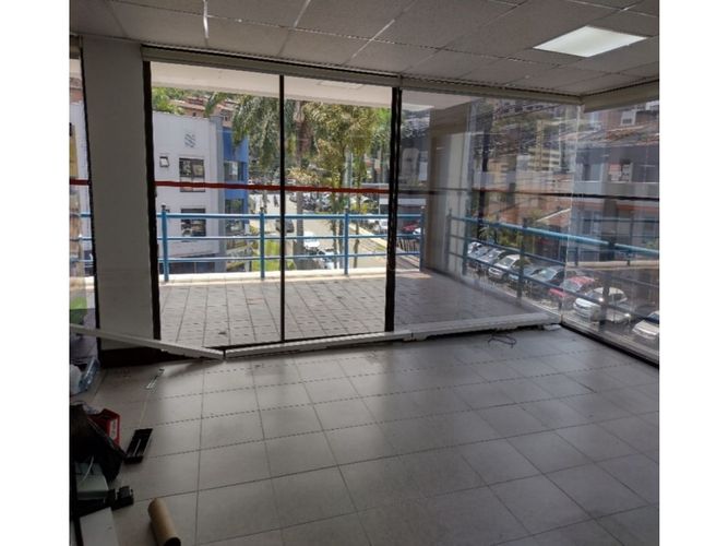 Local en arriendo en Castropol, Medellín, 1212 m² · foto 5 de 7