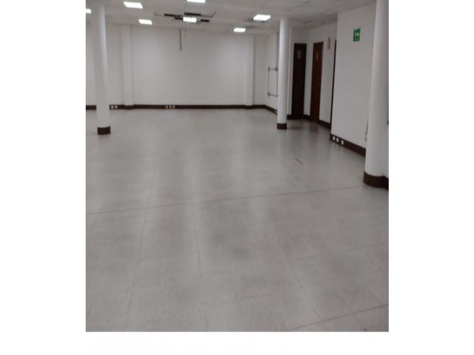Local en arriendo en Castropol, Medellín, 1212 m² · foto 6 de 7