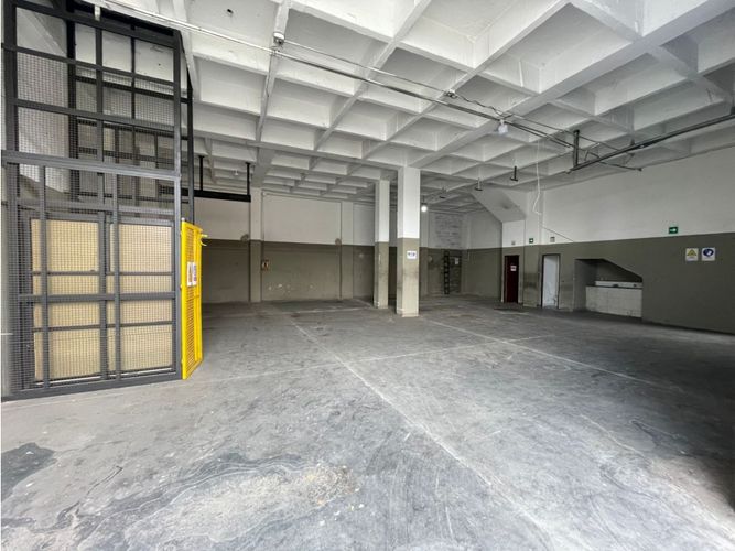 Bodega en arriendo en Pan De Azucar, Sabaneta, 681 m² · foto 10 de 15