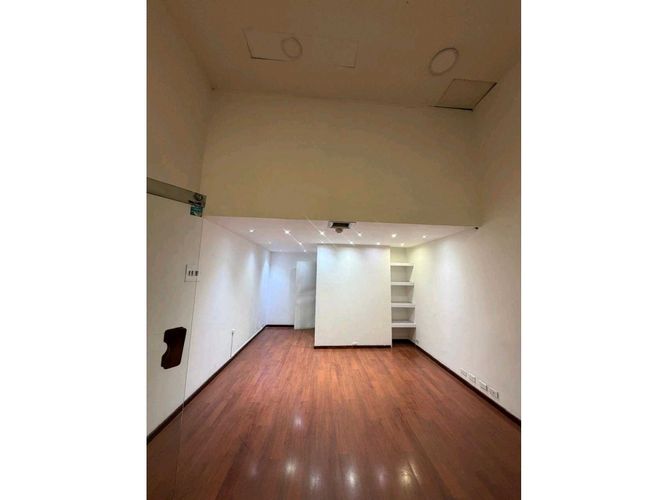Local en arriendo en San Diego, Medellín, 54 m² · foto 2 de 8