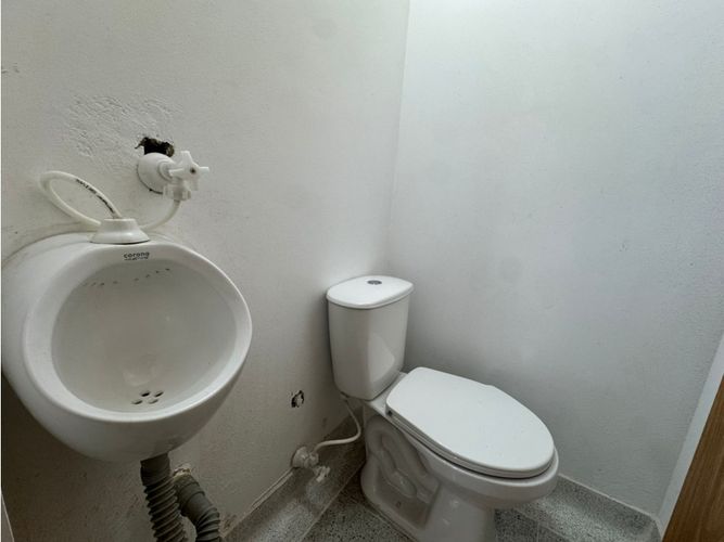 Local en arriendo en Calle Larga, Sabaneta, 30 m² · foto 2 de 10