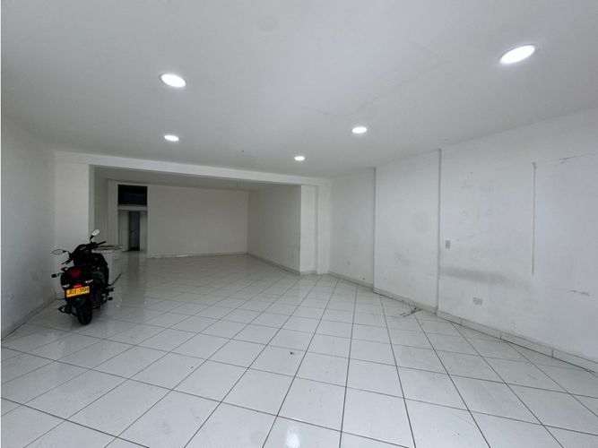 Bodega en arriendo en Perpetuo Socorro, Medellín, 90 m² · foto 2 de 15