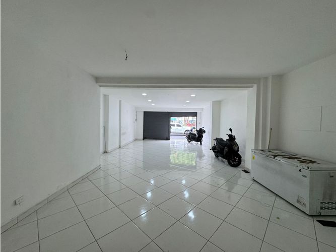 Bodega en arriendo en Perpetuo Socorro, Medellín, 90 m² · foto 3 de 15