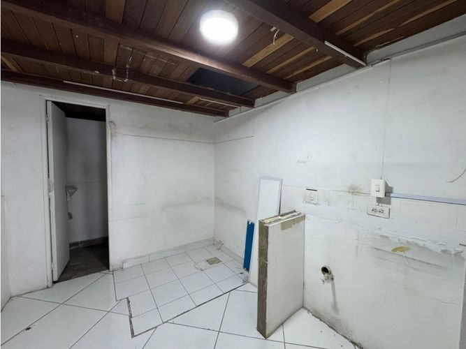 Bodega en arriendo en Perpetuo Socorro, Medellín, 90 m² · foto 5 de 15