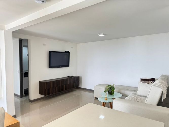Apartamento de 2 alcobas en venta en Camparola, Itagüí, 88 m² · foto 3 de 13
