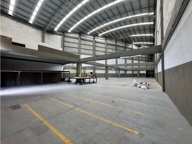 Bodega en arriendo en La Tablaza, La Estrella, 2533 m² · foto 3 de 20
