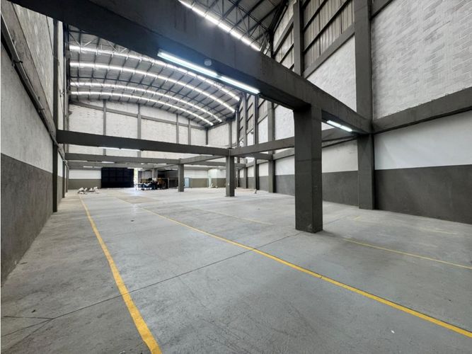 Bodega en arriendo en La Tablaza, La Estrella, 2533 m² · foto 4 de 20