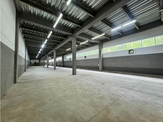 Bodega en arriendo en La Tablaza, La Estrella, 2533 m² · foto 6 de 20