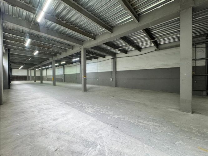 Bodega en arriendo en La Tablaza, La Estrella, 2533 m² · foto 8 de 20