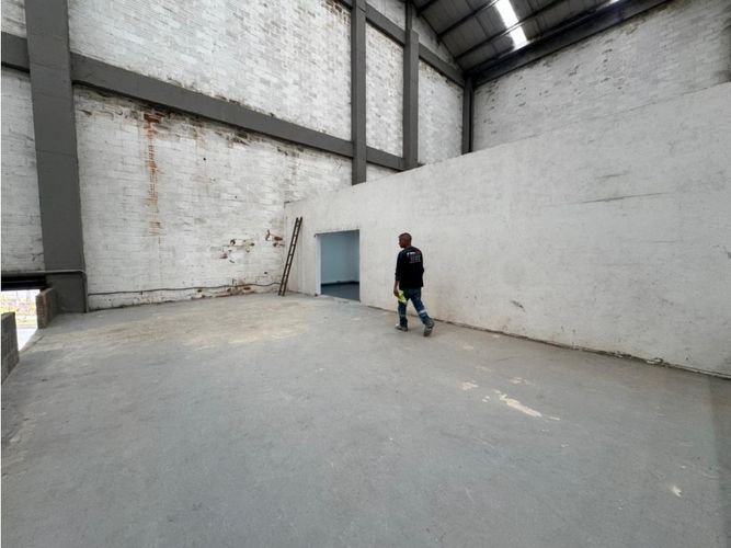 Bodega en arriendo en La Tablaza, La Estrella, 2533 m² · foto 19 de 20