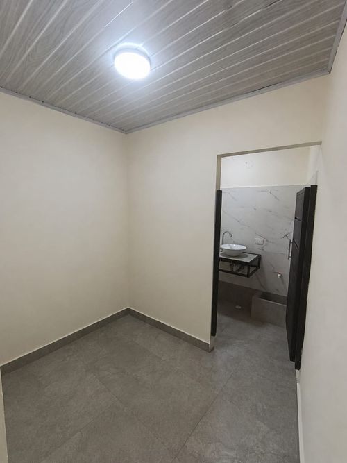 Local en arriendo en Sagrado Corazon, Girón, 30 m² · foto 4 de 5